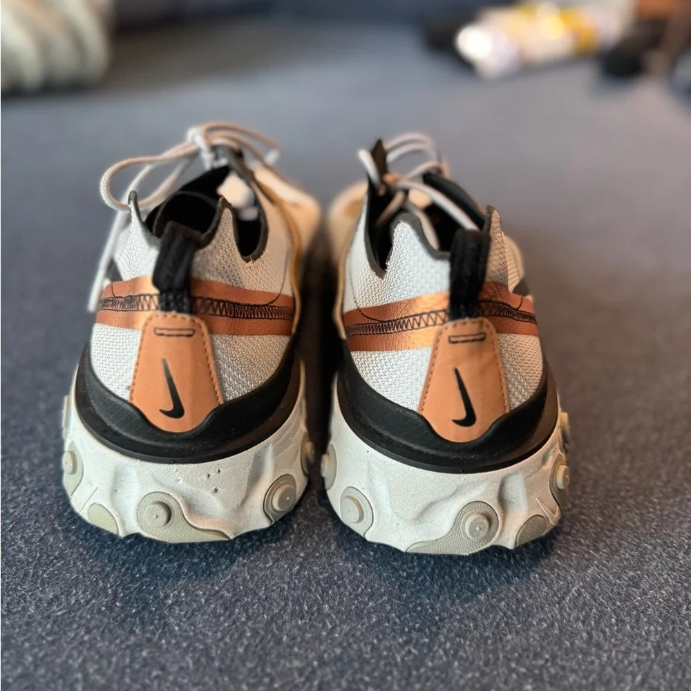 Nike Running Shoes - Picture 4 of 7